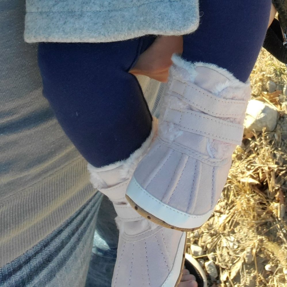 Old Navy 3-6m Pink Baby Girl Booties/Boots - Picture 2 of 2
